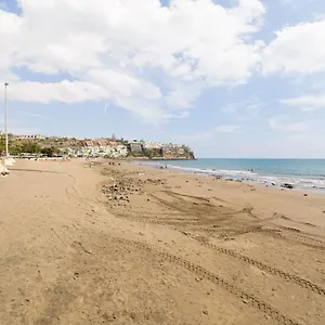 modern-apartment-in-san-agustin-2-min-from-the-beach.in-canary-islands.com/